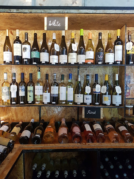Tipsy Wine Shop - Wine store in Santa Teresa Beach Plaza Kahuna