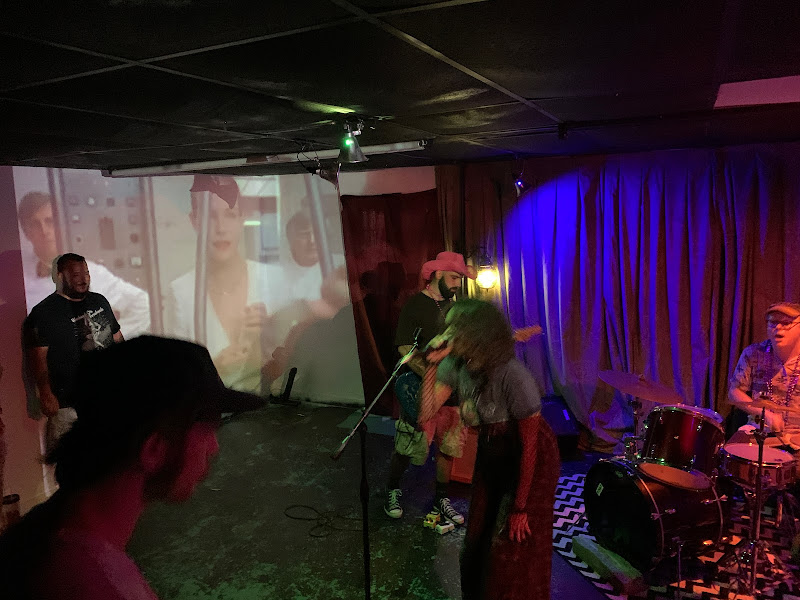 Tua Lingua - Live music venue in North Charleston