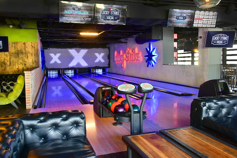 Lucky Strike Honolulu - Bowling alley in Honolulu