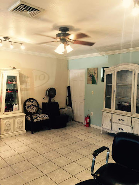 Studio 104 - Beauty salon in Bradenton Beach