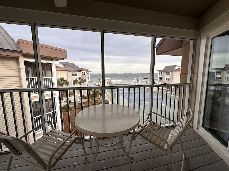 Holiday Beach Resort - Soundside