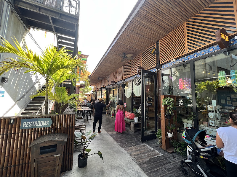 Upper Buena Vista - Shopping mall in Miami