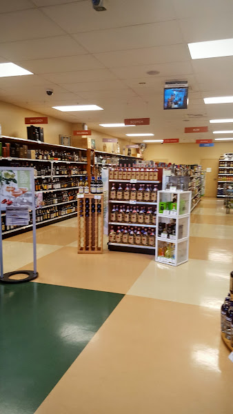 Publix Liquors at Naples Plaza