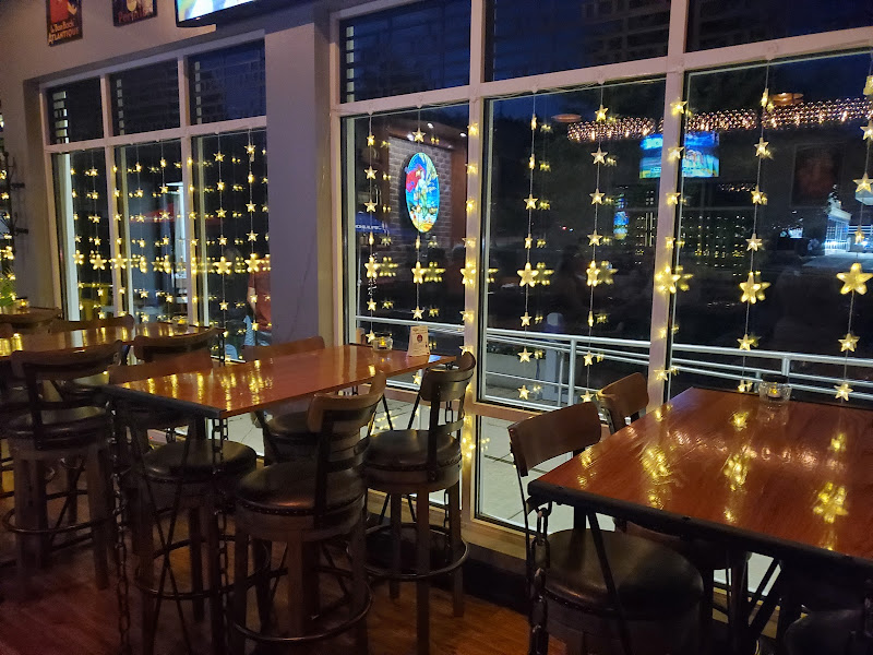 Kimkasi Pub - Bar in Fontana-On-Geneva Lake