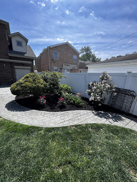 Arts Landscaping & Maintenance LLC - Landscaper in Chicago