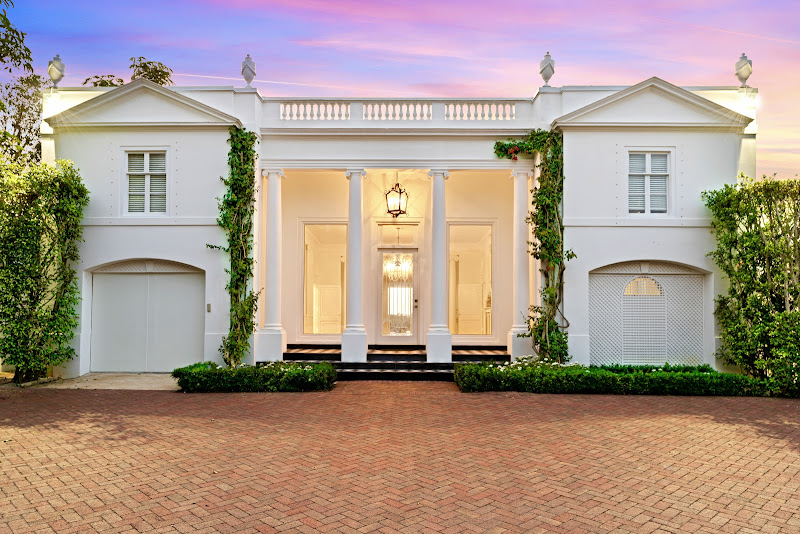 Samantha Curry Real Estate | Douglas Elliman Palm Beach - Real estate agency in Palm Beach