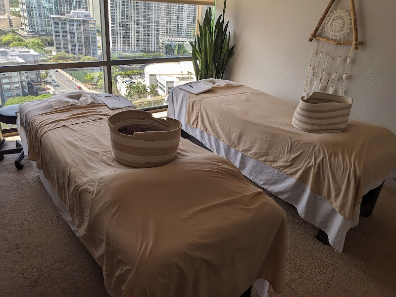 Lava Massage & Day Spa - Massage therapist in Honolulu