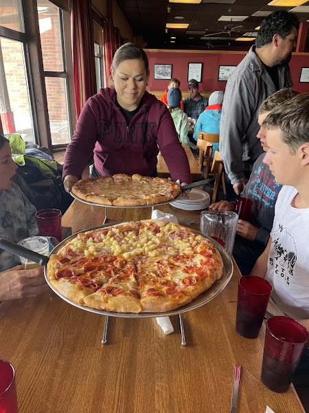 Giovanni's Pizzeria - Pizza restaurant in Mammoth Lakes