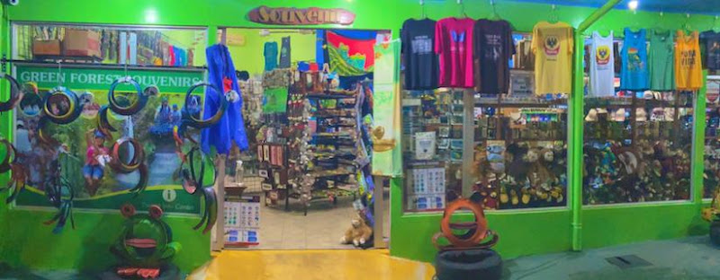 Souvenirs Green Forest - Souvenir store in Parque de