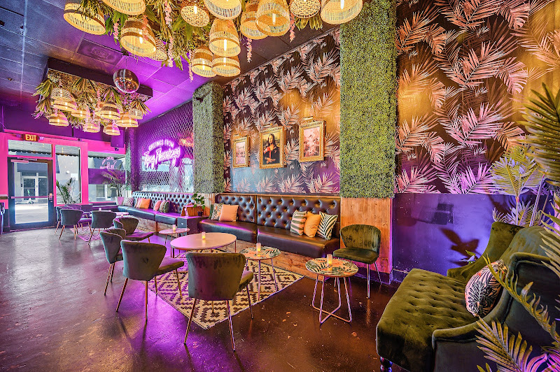 Tipsy Flamingo Cocktail Bar