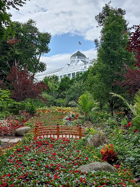 The Secret Garden - Garden in 7798 W Bluff Rd