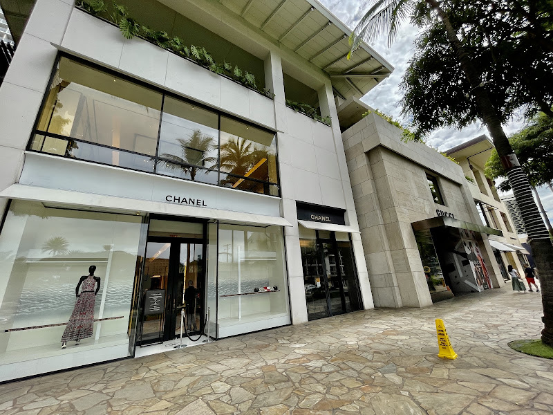Luxury Row - Shopping mall in Honolulu