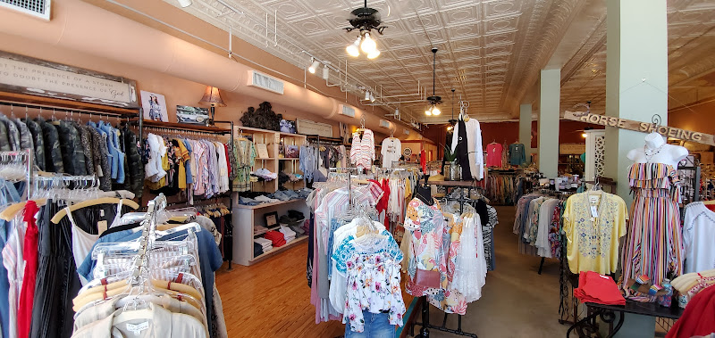 Dancing Pony Boutique - Boutique in New Braunfels