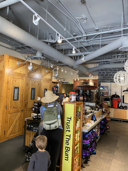 Mammoth Sports - Main Lodge - Sportswear store in Mammoth Lakes
