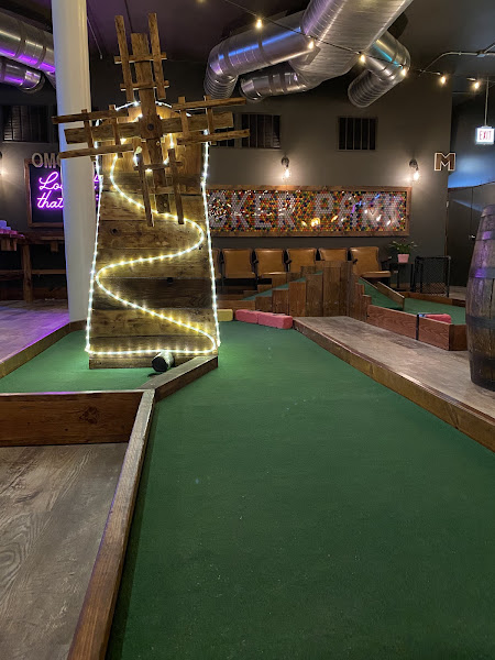 Big Mini Putt Club