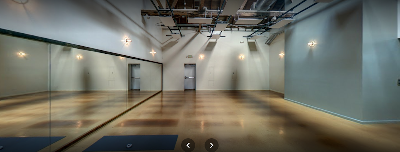 North Ray Yoga - La Brea