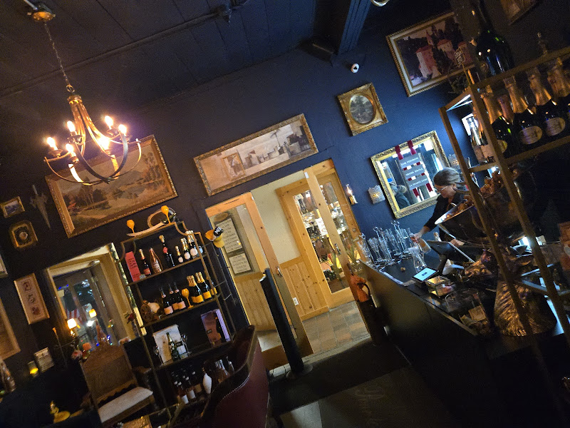 House of Champagne - Bar in Leavenworth