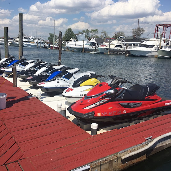 Island Jet Skis - Water sports equipment rental service in Freeport