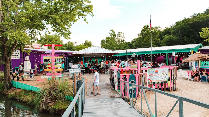 Franky & Louie's Beachfront Bar & Grill - Bar & grill in Sunrise Beach