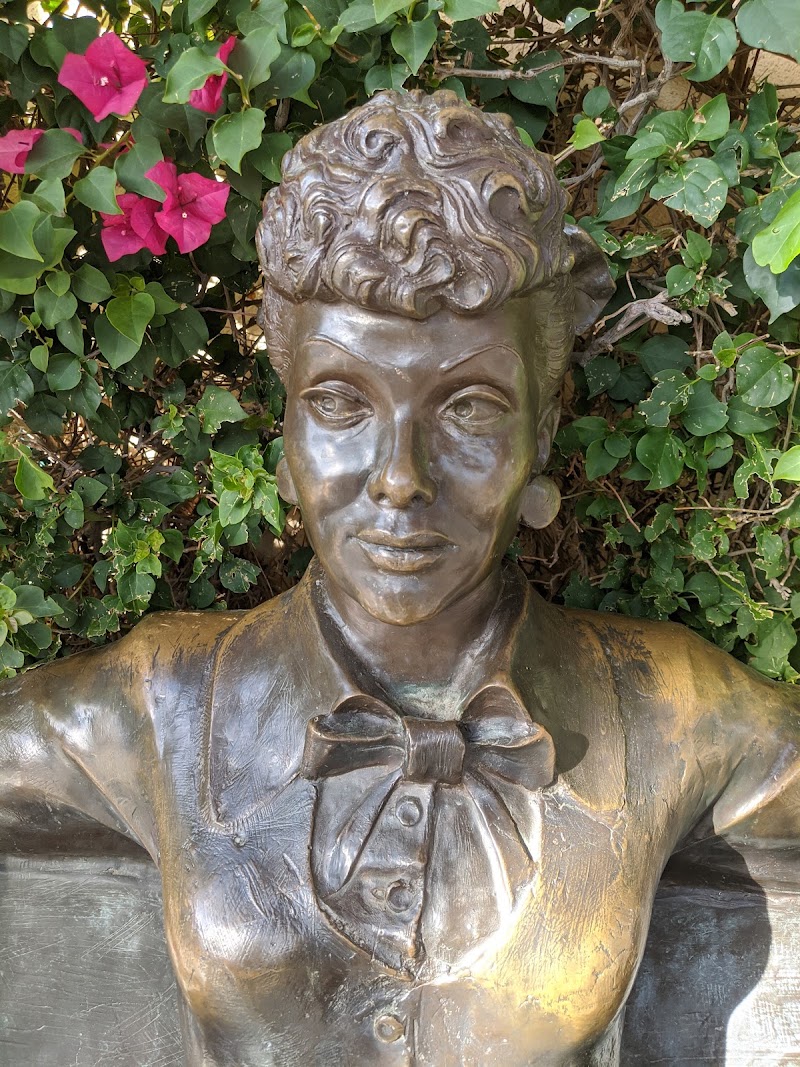 Lucille Ball Statue - Museum in Palm Springs