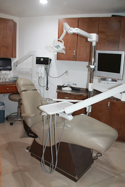 Dental Cosmetics - Cosmetic dentist in Centro