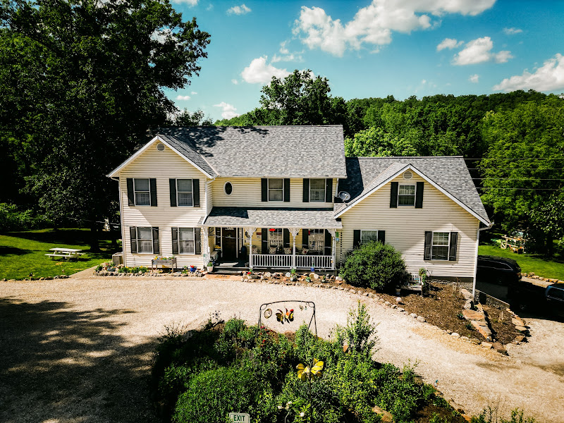 Hummingbird Inn Camdenton Bed & Breakfast Lake of the Ozarks