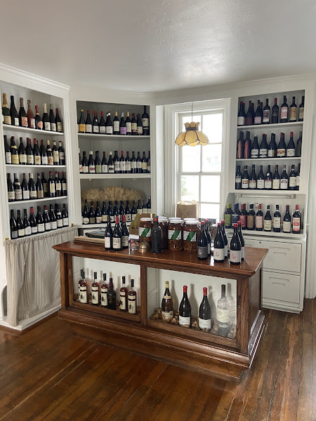 Daughters and Co. - Wine store in Egg Harbor