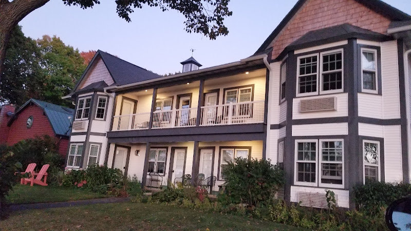The Little Harbor - Vacation home rental agency in Sturgeon Bay