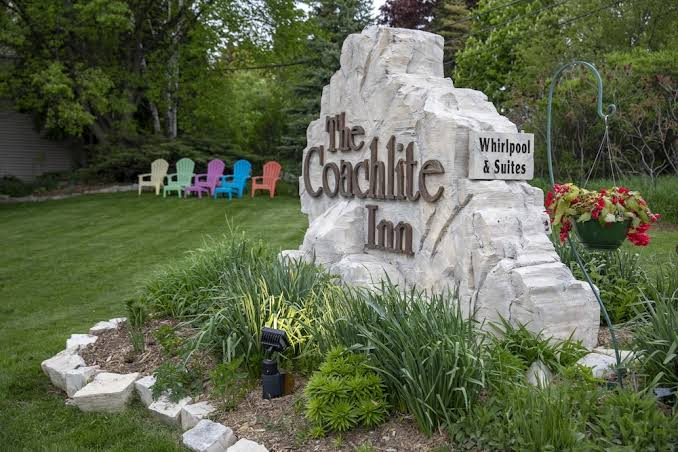 The Coachlite Inn - Inn in Sister Bay