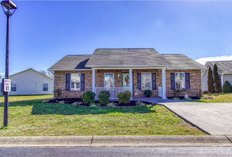 Kelly White - Real estate agent in Sevierville