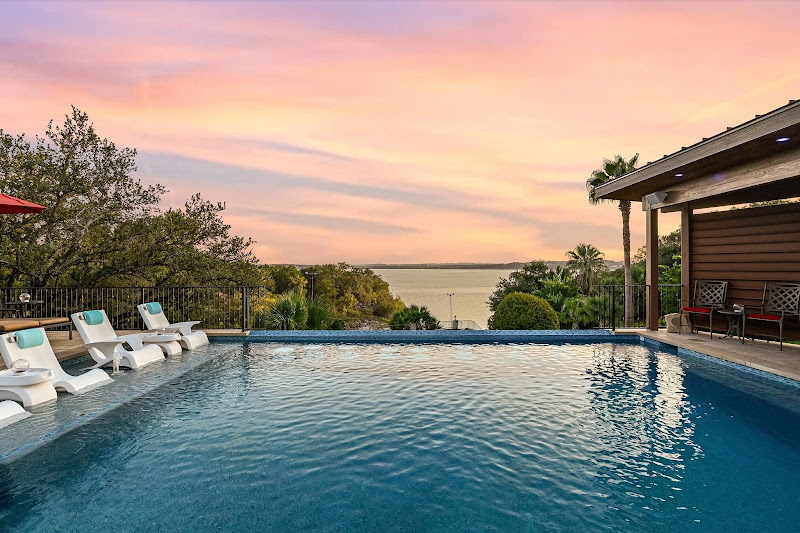 The Palms on Lake Travis