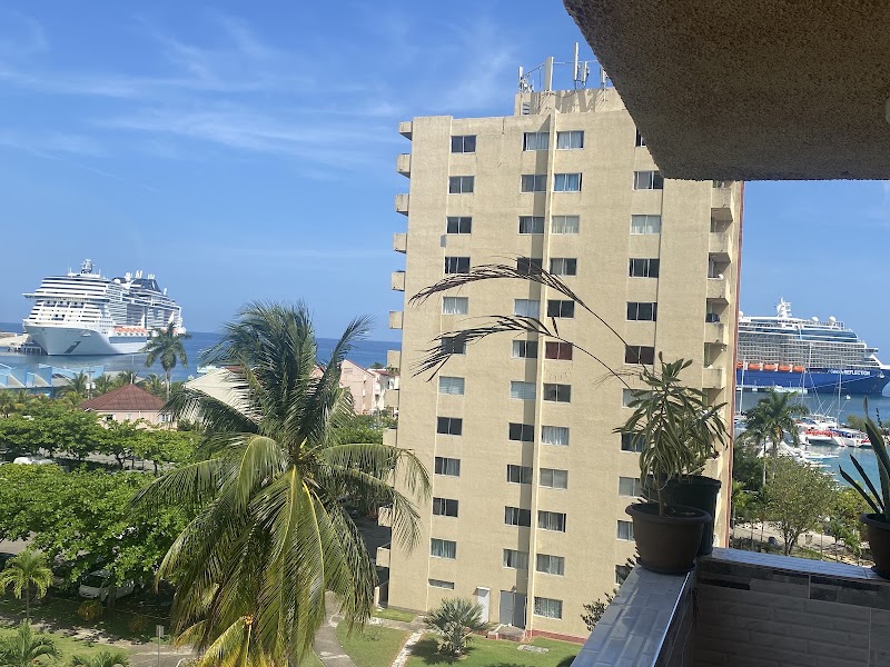 Sunset Condos Getaway - Serviced accommodation in Ocho Rios