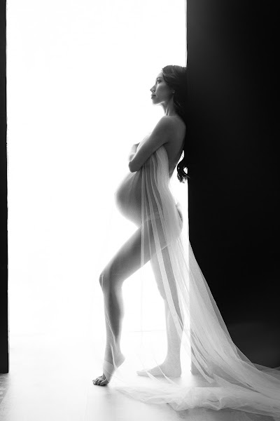 Portraits By Z | San Diego Boudoir & Maternity Photography - Photographer in San Diego