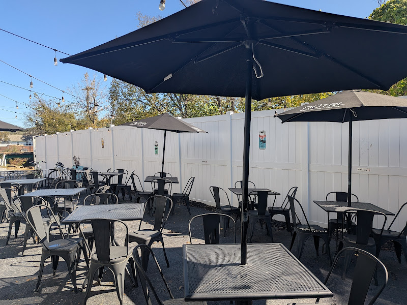 Clever Alehouse - Restaurant in Chattanooga