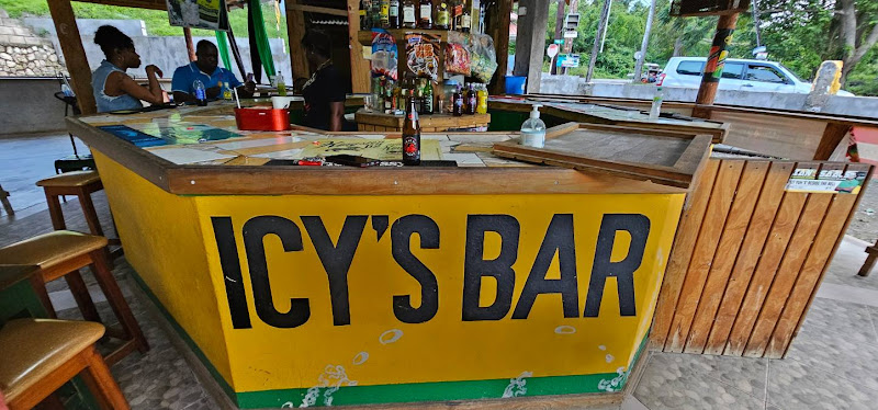 Icy's Bar