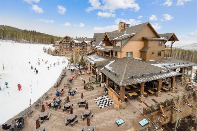 Crystal Peak Lodge - Resort hotel in Breckenridge