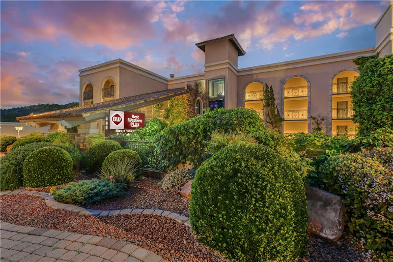 Best Western Plus Arroyo Roble Hotel & Creekside Villas
