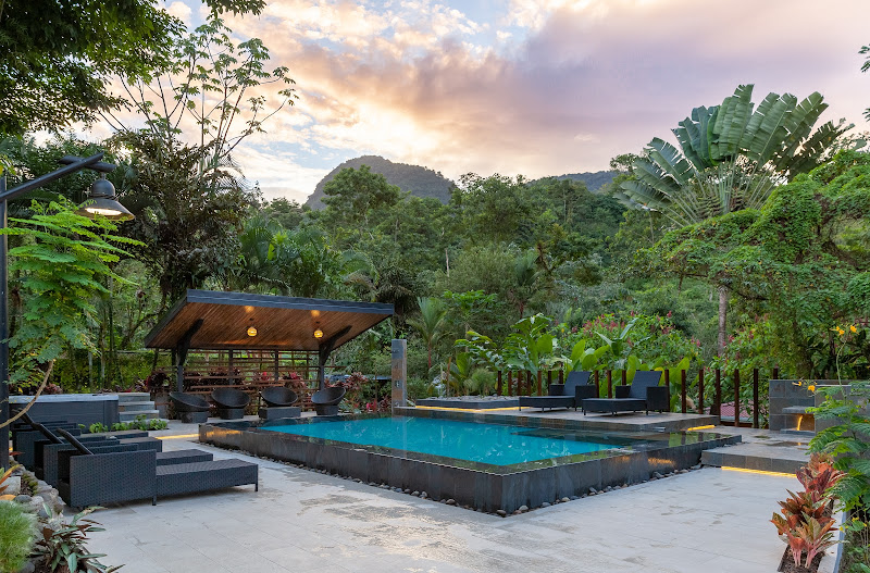 Tifakara Lodge - Hotel in 300 metros Oeste de la Catarata de