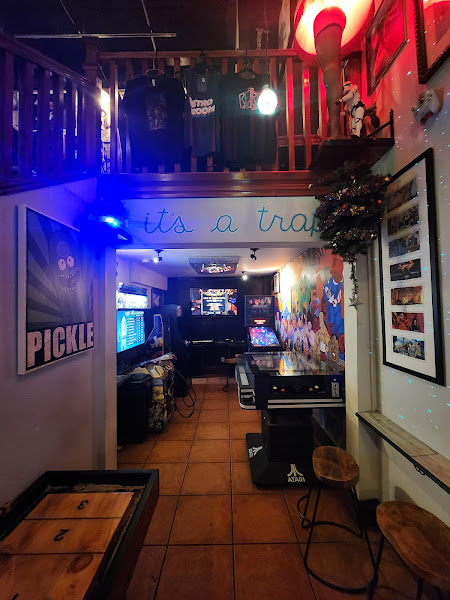 The Retro Room - Beer hall in Key West