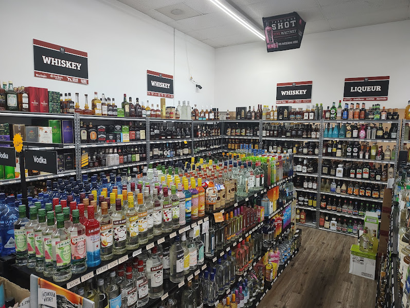 M&J Redbank Liquor Wine Tobacco Beer Vape Outlet - Liquor store in Chattanooga