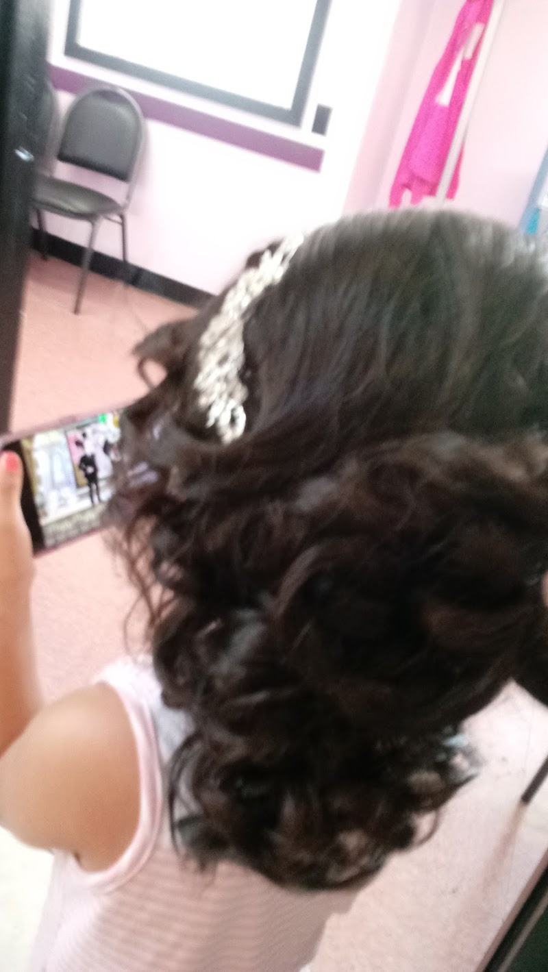 Artistica Wave Hair Salon - Hair salon in Lake Geneva