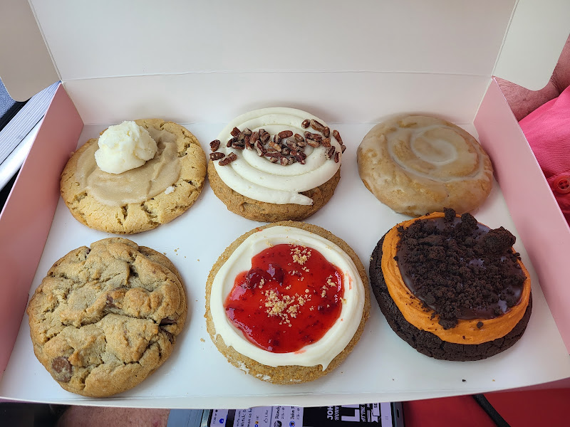 Crumbl - Bakery in Pigeon Forge