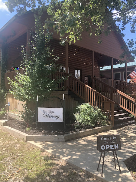 FishTales Winery & Bistro - Winery in Broken Bow