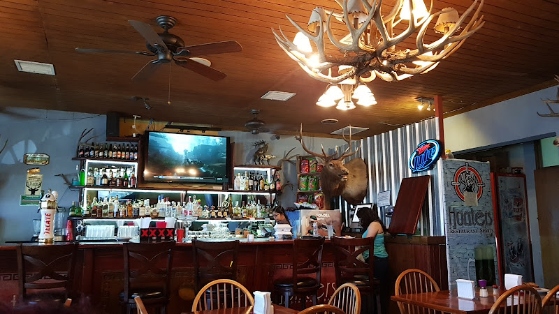 Hunters Restaurant and Bar - Bar in Centro