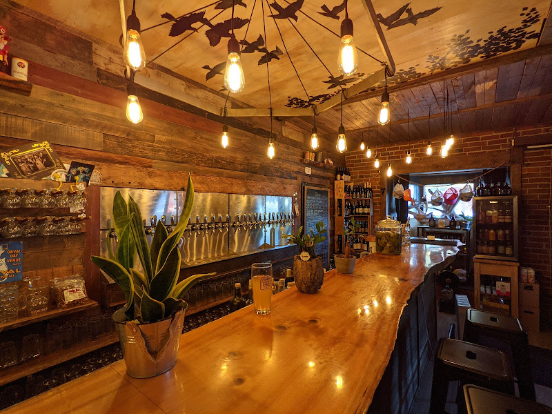 Bushel & Bee Taproom - Bar in Leavenworth