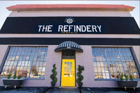 THE REFINDERY ON MCCALLIE - Antique store in Chattanooga