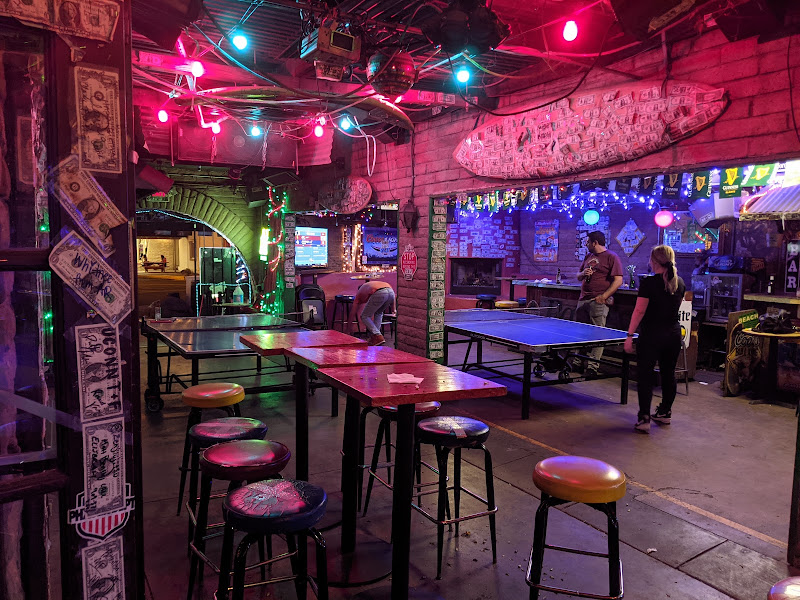 Pattie's First Avenue Lounge