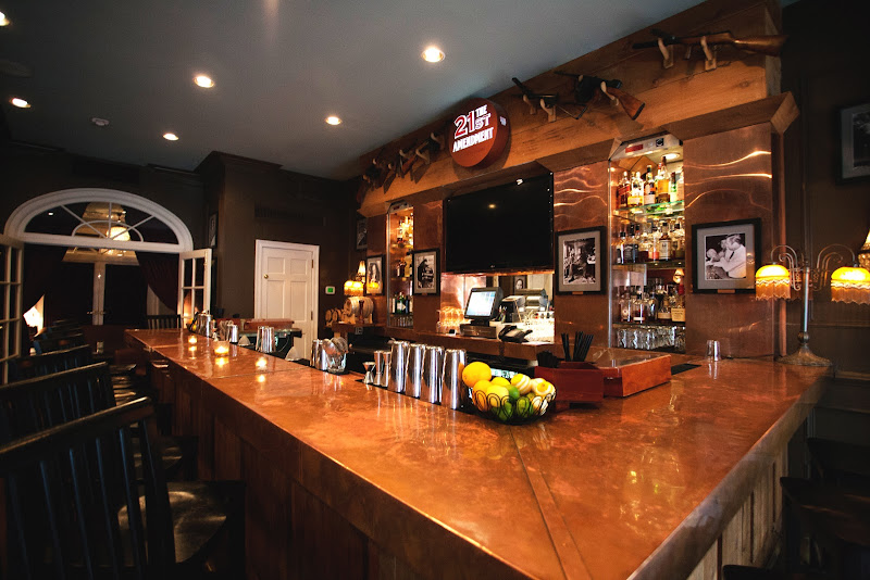 21st Amendment Bar at La Louisiane - Cocktail bar in New Orleans