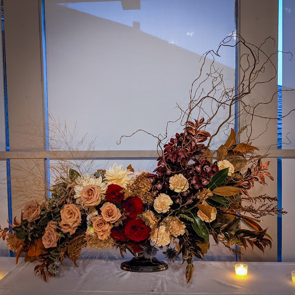 Frontier Flowers of Fontana - Florist in Fontana-On-Geneva Lake