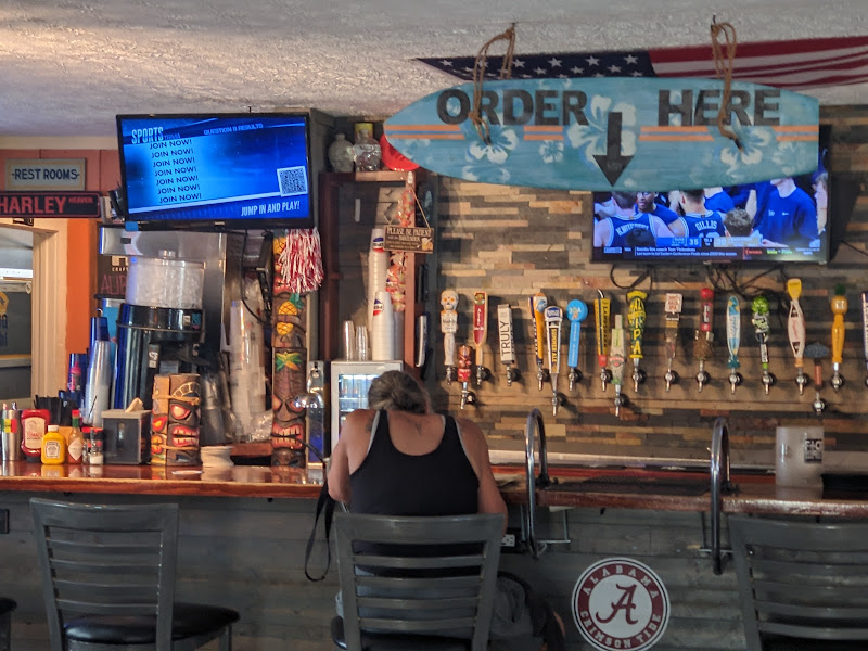The Alibi Beach Lounge & Grill - Bar & grill in Panama City Beach